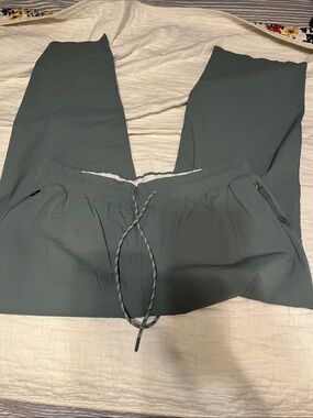 Athleta Slim Drawstring Track Pants in Sage Green